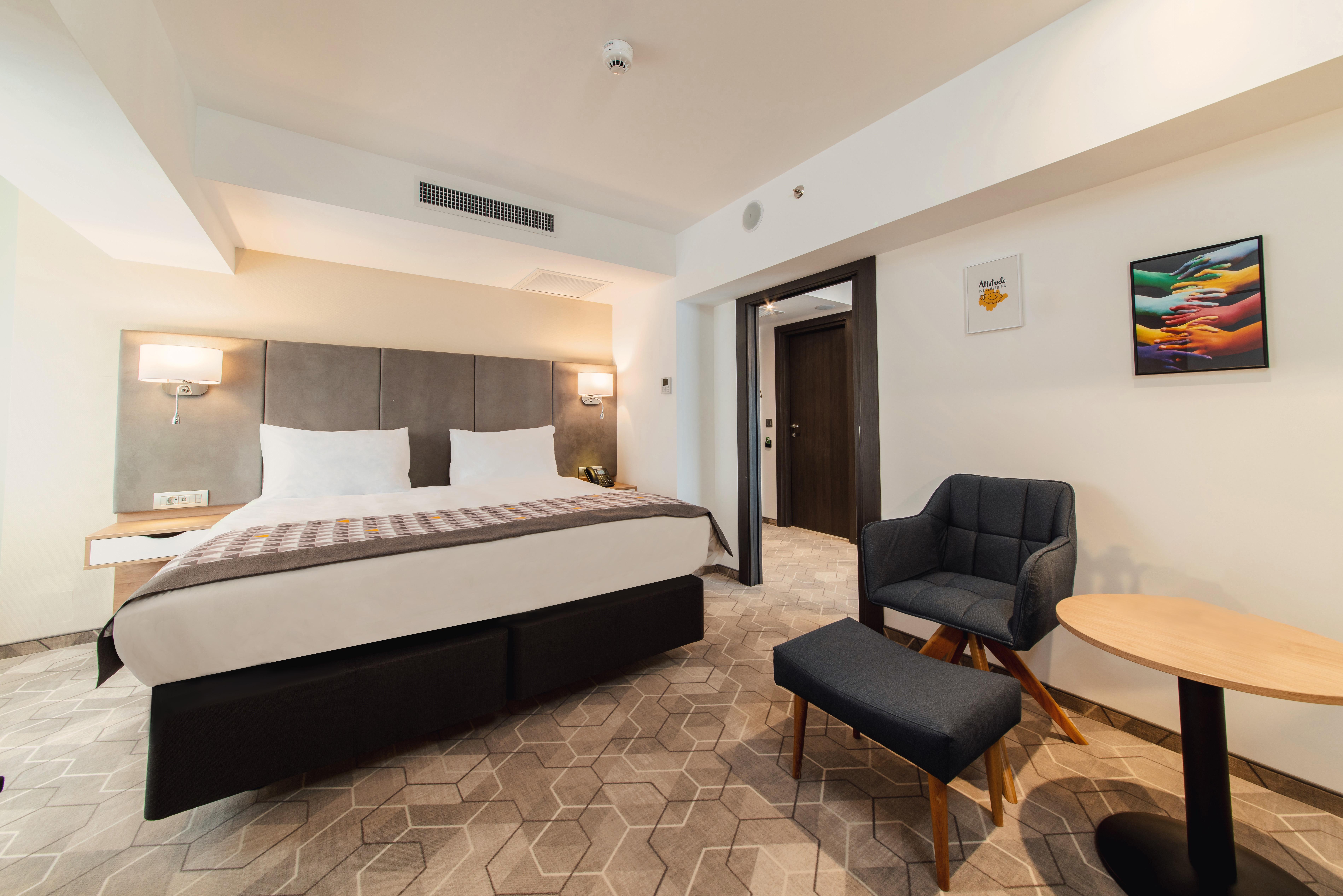 Holiday Inn Bucharest - Times, An Ihg Hotel Bucareste Exterior foto